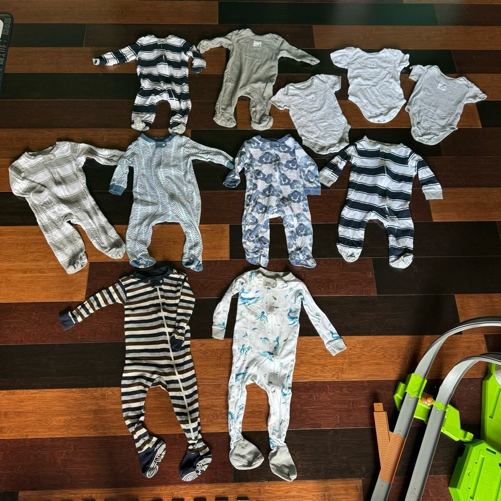 Burts Bee’s Baby Pj’s Set 0-12M 11 pieces
